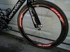 Black Pearl lettering on a Triathlon bike