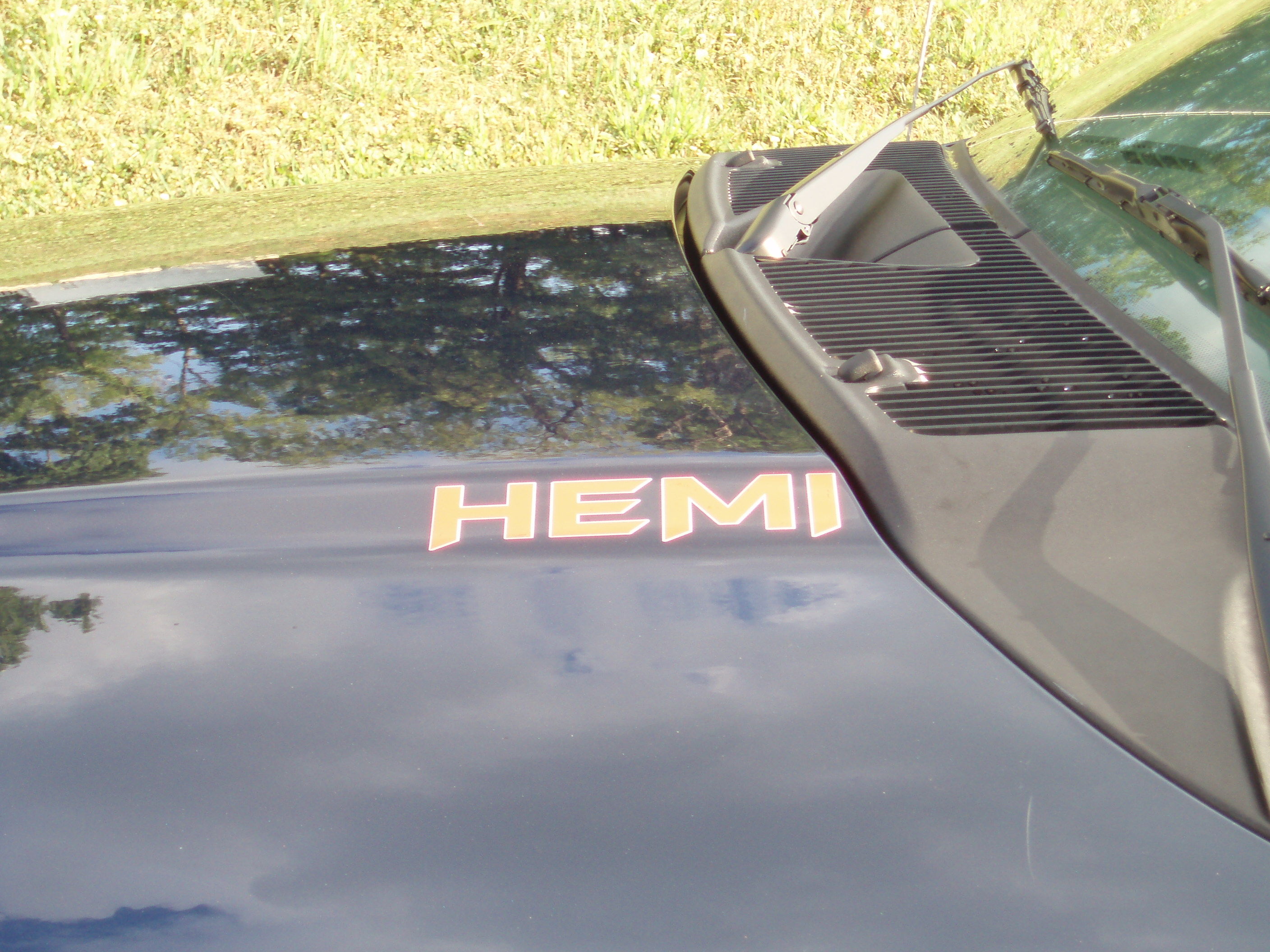   MY 2005 DODGE RAM WITH HEMI STICKER