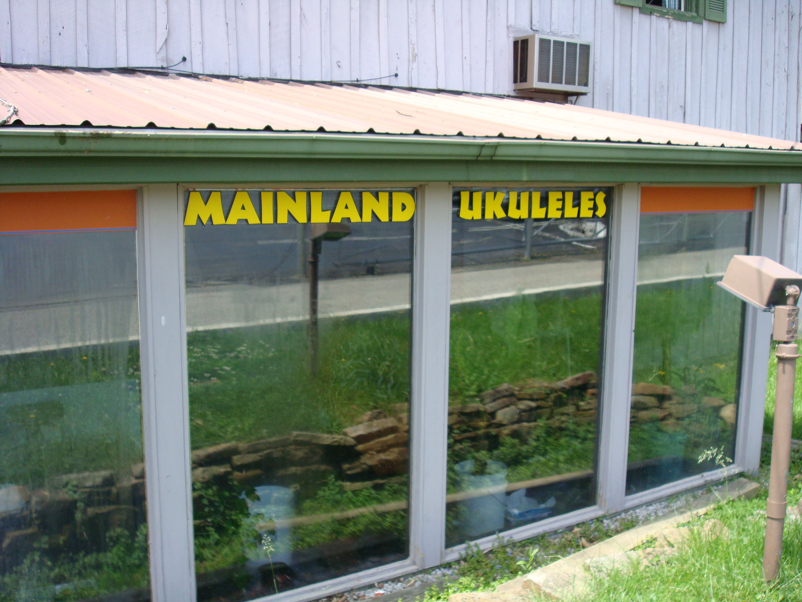 MAINLAND UKES SHOP