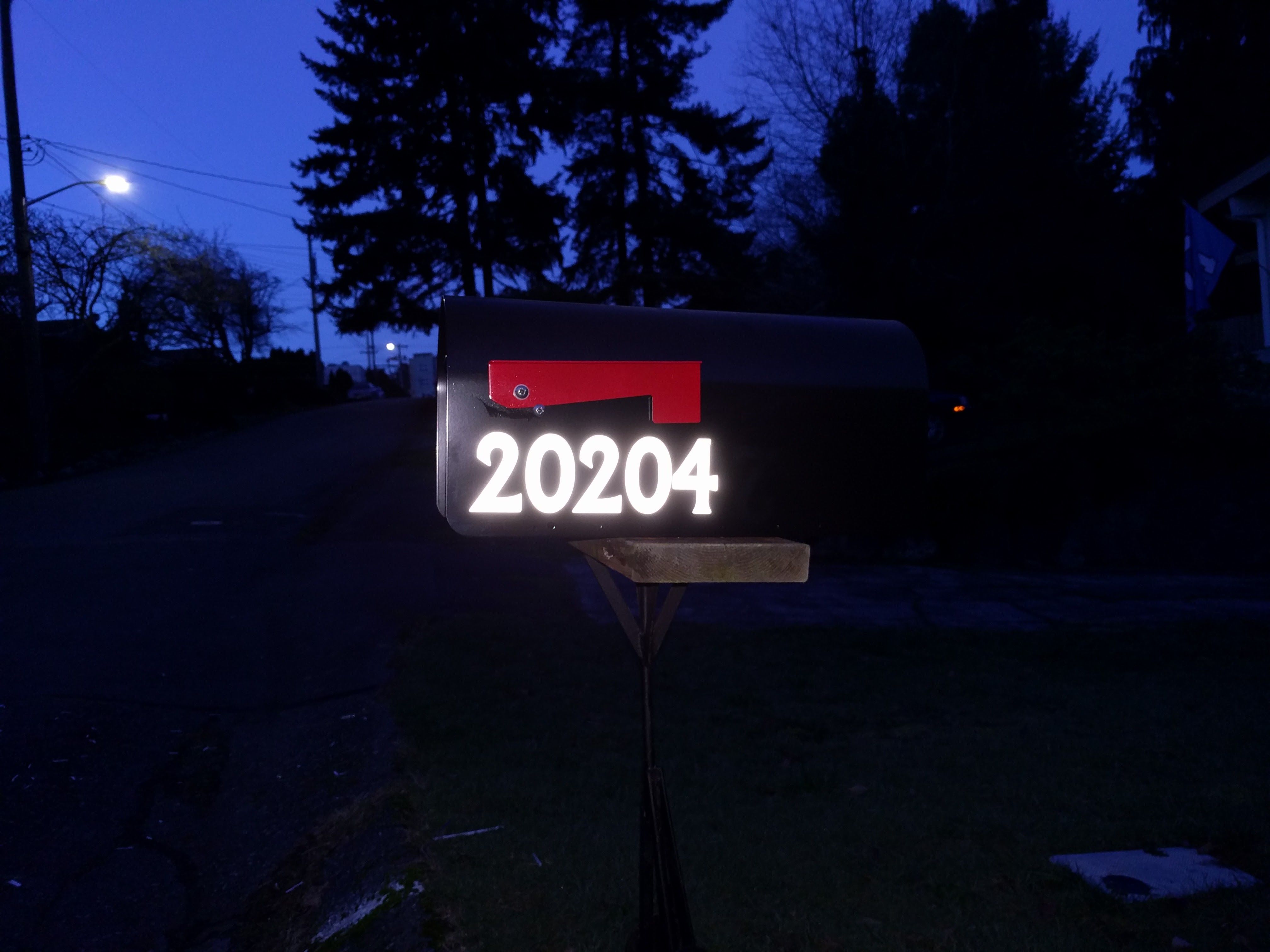 Reflective Vinyl on Mailbox