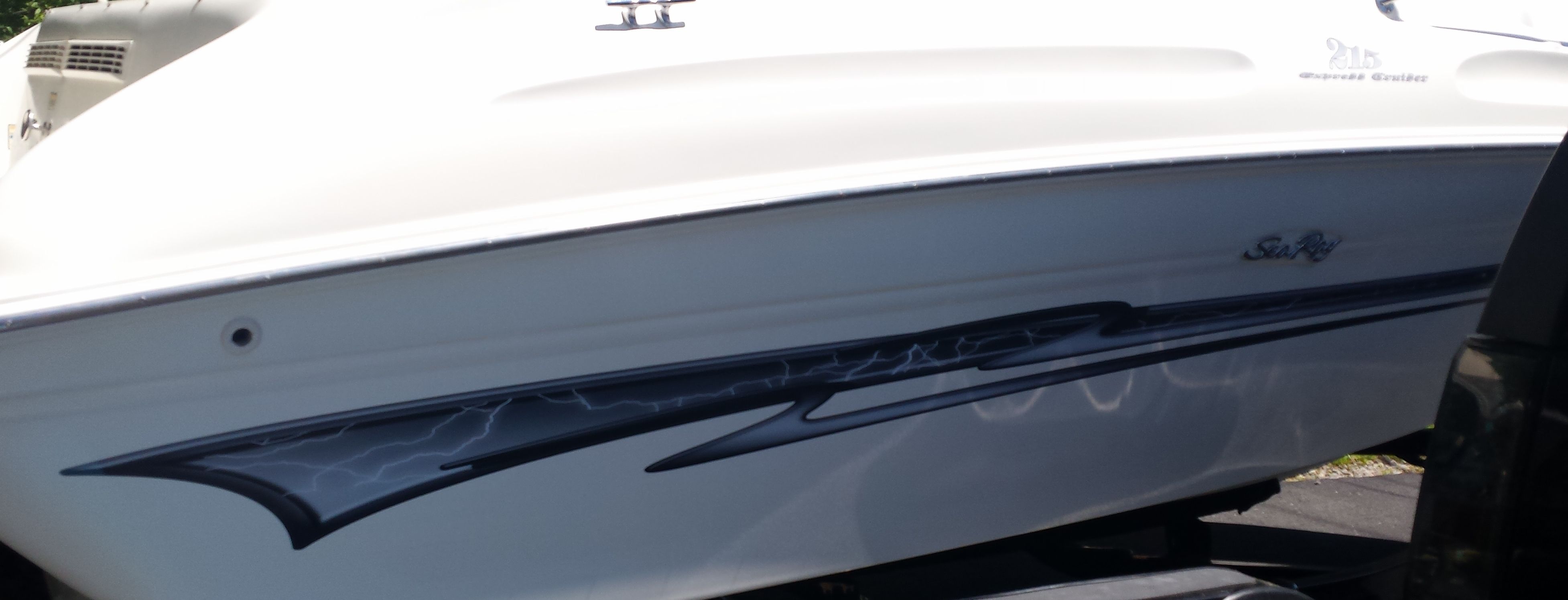 Sea Ray 215