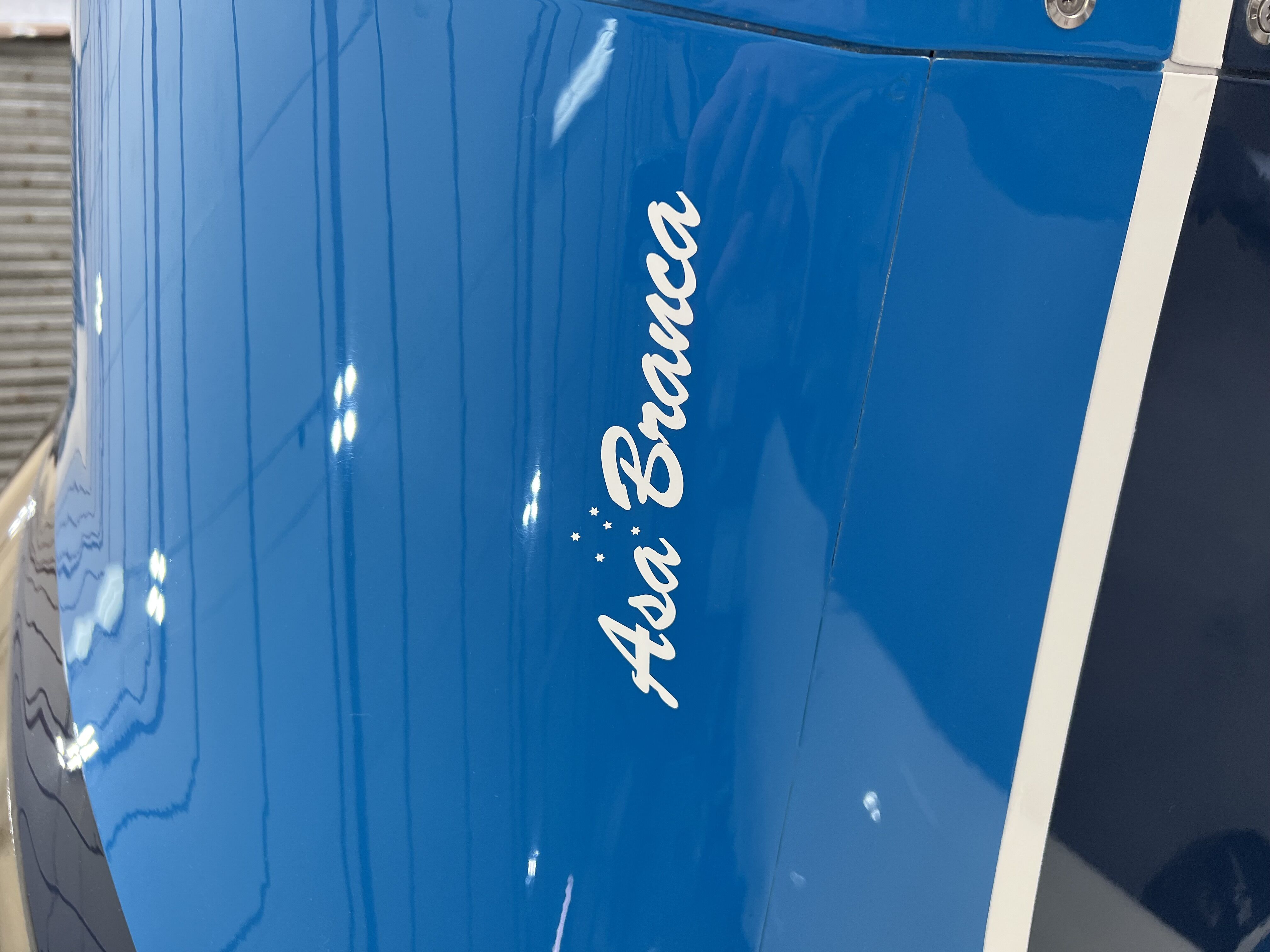 Airplane name decal